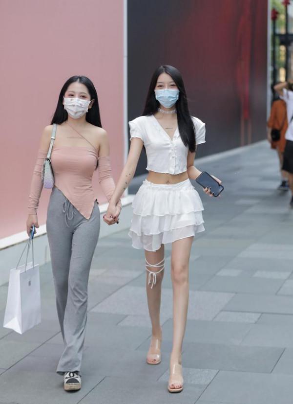 女人要想趕時髦，“秀腰裝”少不了，顯得腿長還很洋氣