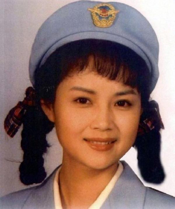 老照片：46位80年代明星軍裝照 龔雪 葛優 劉曉慶 李秀明 遲志強 傅藝偉