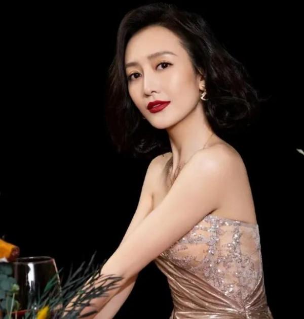 廣西女演員王鷗