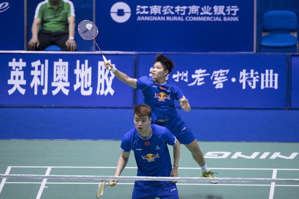 羽毛球雙打水平差，如何提高？從哪提高？以下七個方面逐一去改善