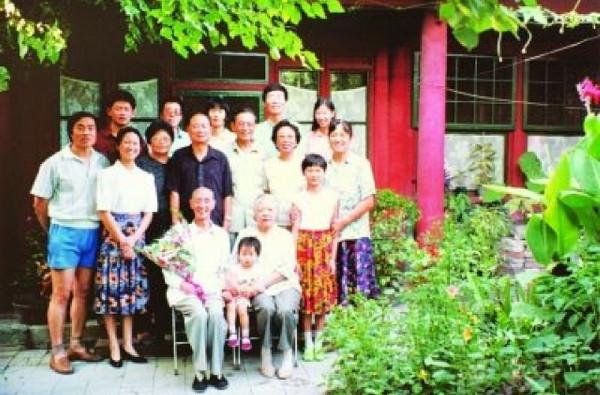 1957年,毛主席詩詞是怎樣轟動文壇的?臧克家徵稿,主席寄來18首 1957年,毛主席詩詞是怎樣轟動文壇的?臧克家徵稿,主席寄來18首