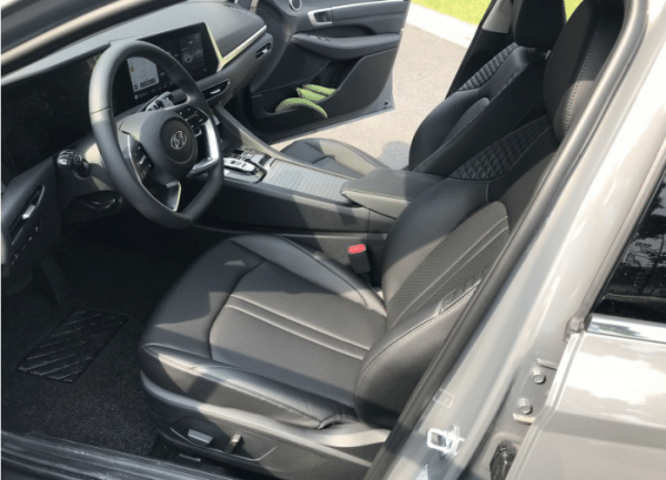 顏值高動力強，配2&period;0T&plus;8AT，現代索納塔為何沒人買？