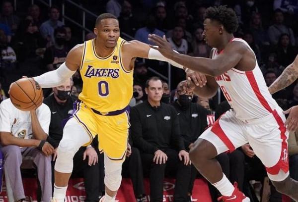 詹姆斯30+10湖人雙殺火箭喜提三連勝,詹姆斯迎來新里程碑 詹姆斯30+10湖人雙殺火箭喜提三連勝,詹姆斯迎來新里程碑