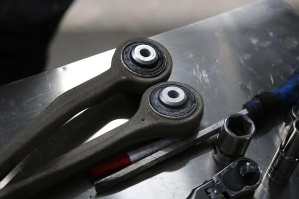 怪獸修車:翻新“車況慘烈”的奧迪A6C7,匠心施工,滿血復活 怪獸修車:翻新“車況慘烈”的奧迪A6C7,匠心施工,滿血復活