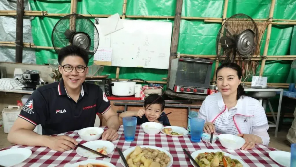 趙文卓女兒一年學費87萬!星二代的頂級教育,到底「貴」在哪? 趙文卓女兒一年學費87萬!星二代的頂級教育,到底「貴」在哪?