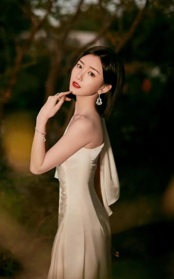 毛曉彤~~ 毛曉彤~~