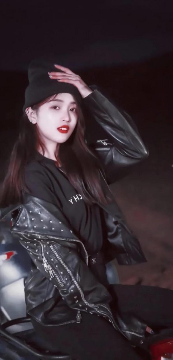 有喜歡吳宣儀的嗎？長相甜美可人，處處散發著迷人的青春氣息