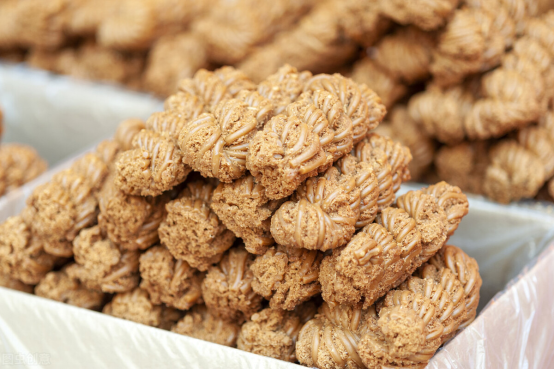 大廚教你做&OpenCurlyDoubleQuote;網紅大麻花&rdquo;，成本不到6塊錢，超市卻賣60多一斤