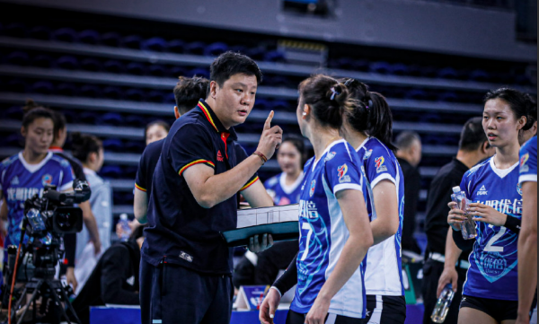 金軟景首發貢獻21分，上海女排3比1擊敗遼寧，排超銅牌賽拔得頭籌