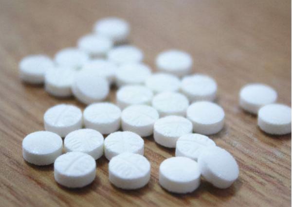 長期口服阿司匹林腸溶片和阿託伐他汀鈣會怎樣？有何注意事項？