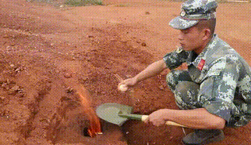 工兵鍬到底有多牛？這回算是開眼界了！