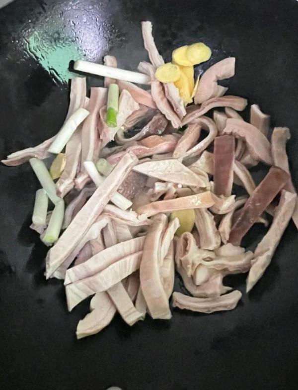 冬日到，各種補藥不如來一碗豬肚雞骨湯～暖心又暖胃