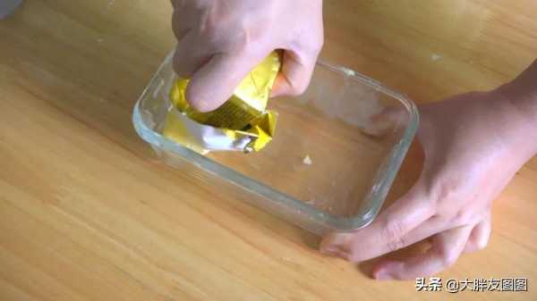 你有糯米粉嗎？快試試做艾草麻薯，糯嘰嘰，簡直是麻薯中的王者