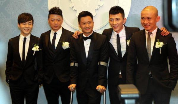 吳京200億登頂國內票房，曾嫌他賺不到500萬的初戀，如今過得咋樣