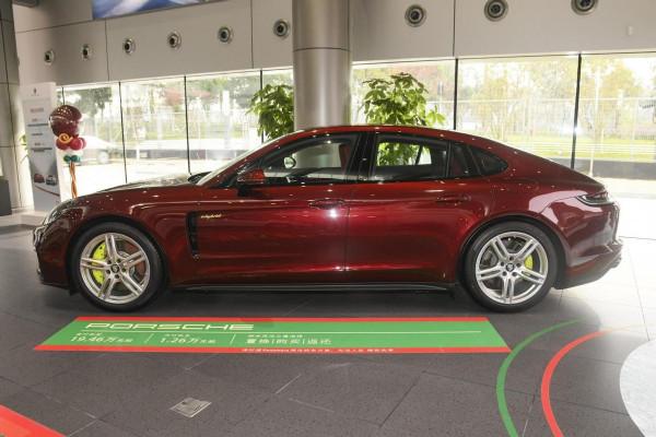 實拍Panamera E-Hybrid，116&period;8萬起，配2&period;9T&plus;電機，4&period;4秒破百