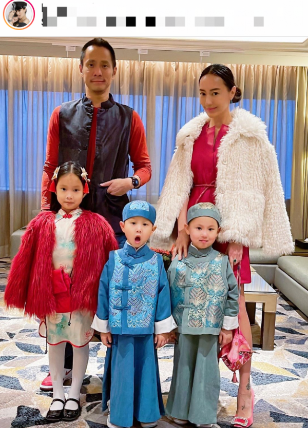名媛關穎曬全家福慶新年！身披皮草大衣超貴婦，小孩穿唐裝旗袍
