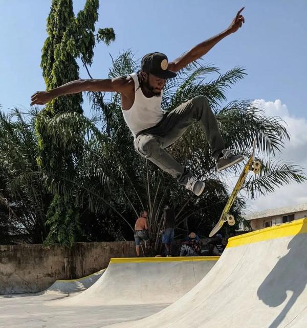 此時更適合聊聊，Virgil 為非洲滑板做的一件「小事」