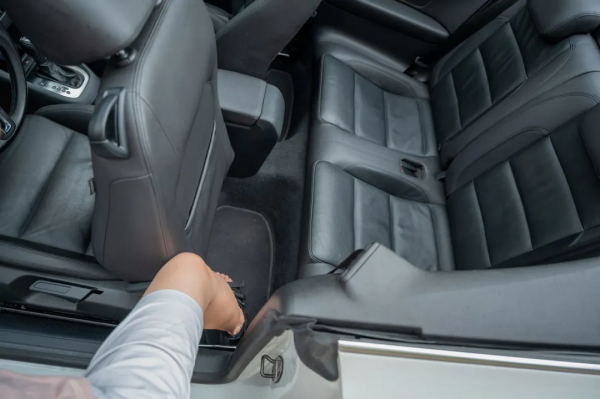 二手敞篷高爾夫:秋高氣爽需好車相伴,十二萬出頭的個性之選 二手敞篷高爾夫:秋高氣爽需好車相伴,十二萬出頭的個性之選