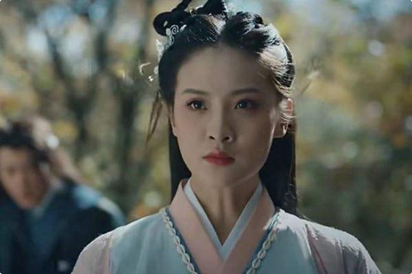 富婆的廁所！賴雨濛高檔護膚品成山，喊話助理：不開美顏拉黑開除