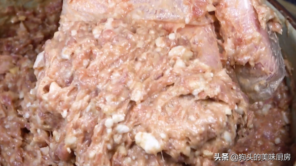 家人都愛吃的一道菜，教你秘製做法，蛋皮彈韌肉餡香，老少皆宜