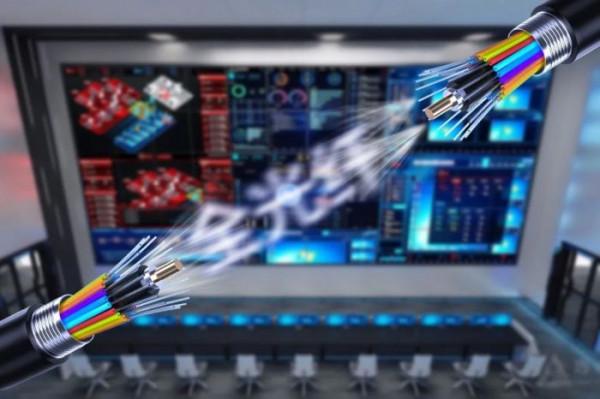 816光纖KVM坐席拼控一體化架構平臺主機強勢登場，MediaComm美凱再次重新整理坐席應用規模