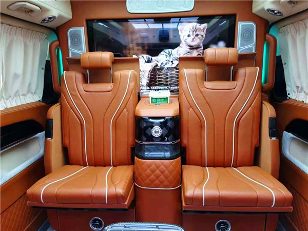 新款賓士V260L豪華商務車,頂級改裝高階四座版本 新款賓士V260L豪華商務車,頂級改裝高階四座版本