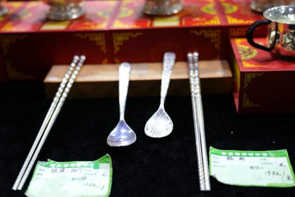 一個梳子花1500，盤點頭腦發熱時景區買的旅遊紀念品，你衝動過嗎