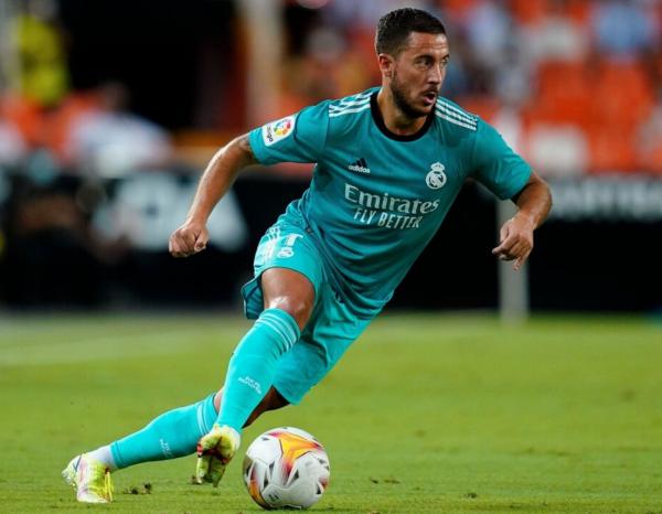 2-1逆轉！皇馬拒絕爆冷，最後時刻2分鐘2球，西甲榜首易主