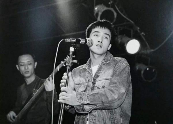 張楚：魔巖三傑的“倖存者”，事業巔峰患上抑鬱，53歲無妻無子