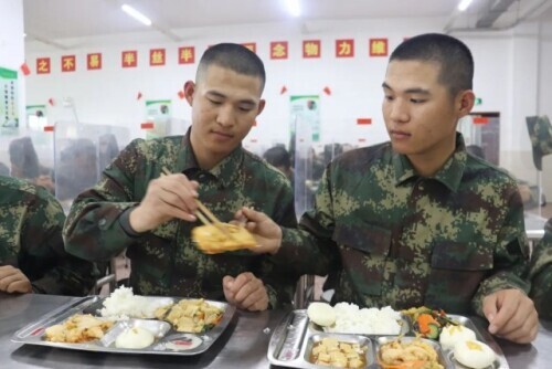 雙胞胎同年考上大學，同年參軍入伍守衛祖國邊防線！這樣的人生不要太精彩