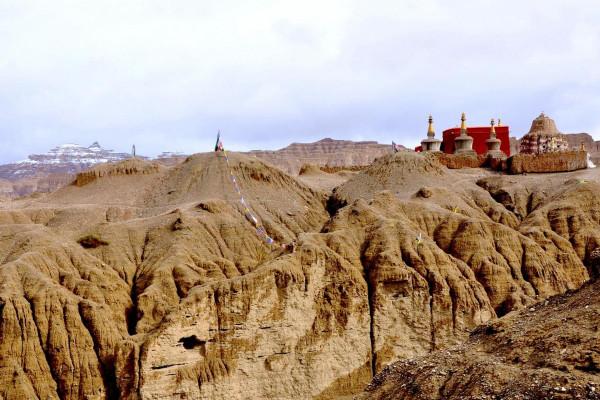 觀光喀喇崑崙與喜馬拉雅山縫隙中的&OpenCurlyDoubleQuote;扎達土林&rdquo;秘境