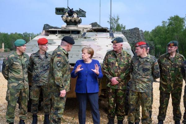 12月8日,歐洲2國軍方出事:德國2名士兵死亡;英國航母水手被捕 12月8日,歐洲2國軍方出事:德國2名士兵死亡;英國航母水手被捕