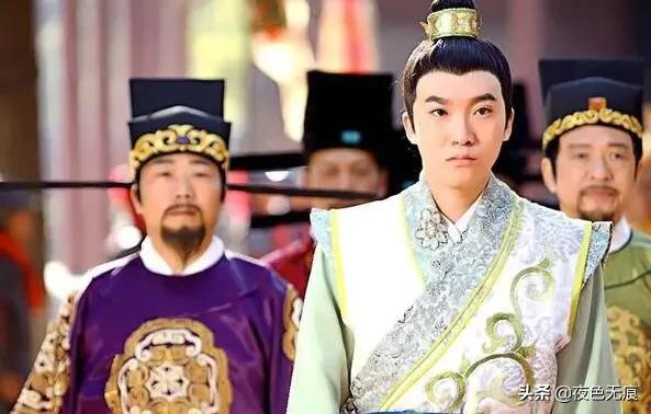 哥哥給弟弟敬酒：祝你長命千歲，他靈機一動，所幸撿回一命