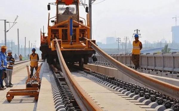 高鐵黑科技，無縫鋼軌是如何建成的？中國到底擁有什麼樣的技術？