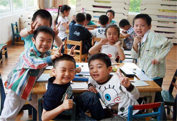 孩子哭著說“不想上幼兒園”，別打罵，試試這3個方法，親測有效