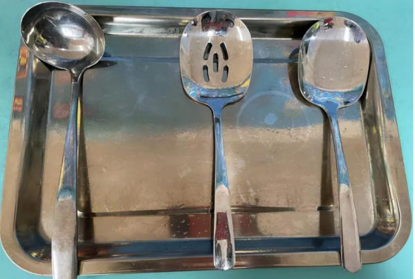 “三個勺子”引發風波:要實現幼兒自主進餐究竟要經歷哪些難關? “三個勺子”引發風波:要實現幼兒自主進餐究竟要經歷哪些難關?