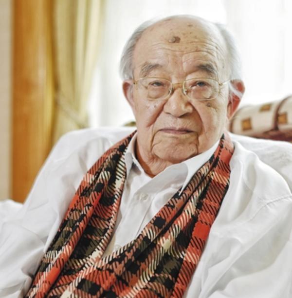 《我的祖國》詞作者喬羽：與周總理對飲不醉，住院時讓輸五糧液