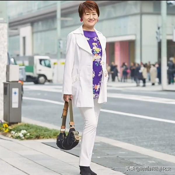 日本街頭“老年人”多會穿?穿衣簡單日常,不扮嫩不老氣,太講究 日本街頭“老年人”多會穿?穿衣簡單日常,不扮嫩不老氣,太講究