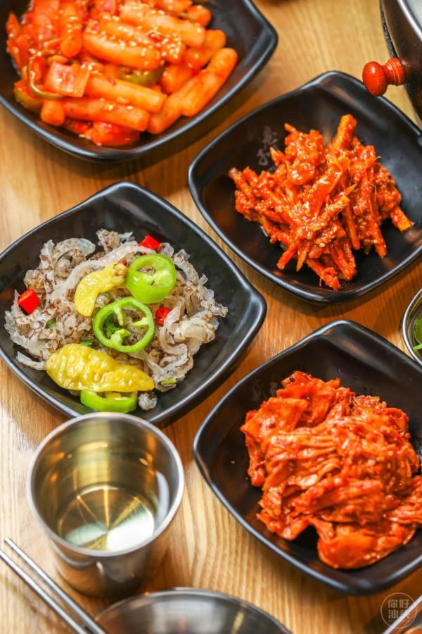 「炭火烤肉」，好吃到翹腳