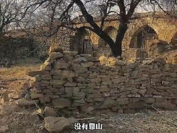 到底經歷了什麼,會讓一個女人內心會有如此堅定的力量與生活抗衡 到底經歷了什麼,會讓一個女人內心會有如此堅定的力量與生活抗衡