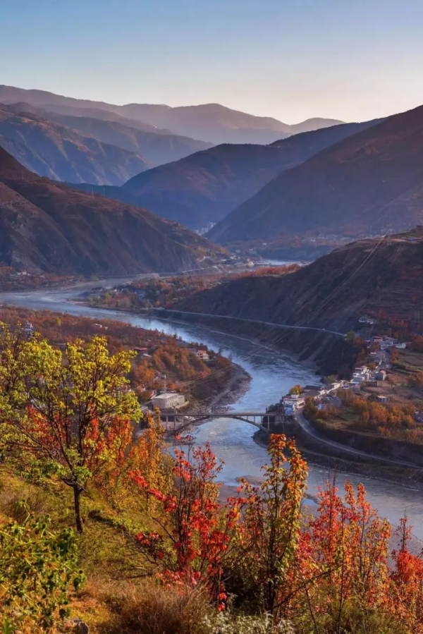 秋色來襲!7條自駕公路一網打盡四川最美風光,你去過幾條? 秋色來襲!7條自駕公路一網打盡四川最美風光,你去過幾條?