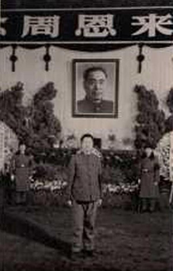 古今明:19歲進中南海,總理為他改名,33歲捧骨灰送總理最後一程 古今明:19歲進中南海,總理為他改名,33歲捧骨灰送總理最後一程