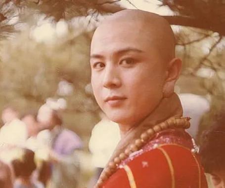 都說山東盛產美男子，這13位魯籍男星，個個五官端正，英氣逼人