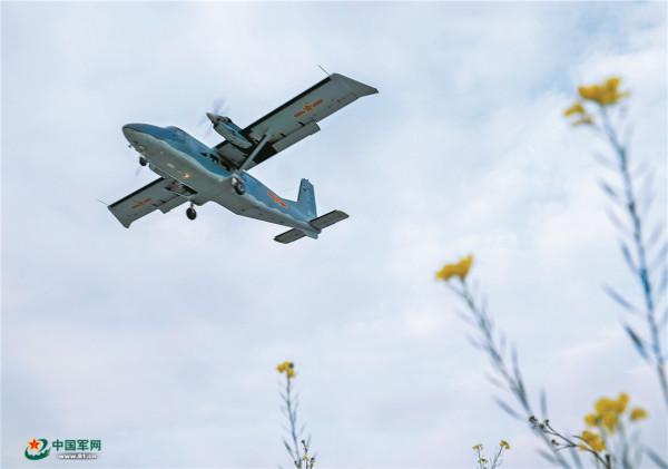 空降兵某航運旅組織跨晝夜飛行訓練影像