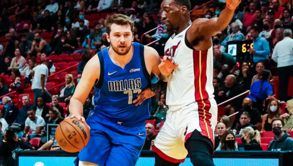 基德：對於一位22歲的球員而言，東契奇的耐心不可思議