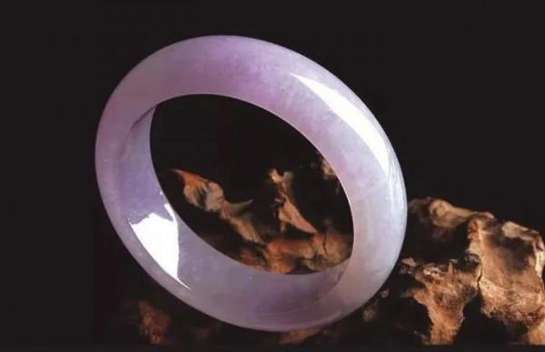 “紅翡綠翠紫為貴”,紫羅蘭翡翠為何能如此珍貴呢? “紅翡綠翠紫為貴”,紫羅蘭翡翠為何能如此珍貴呢?