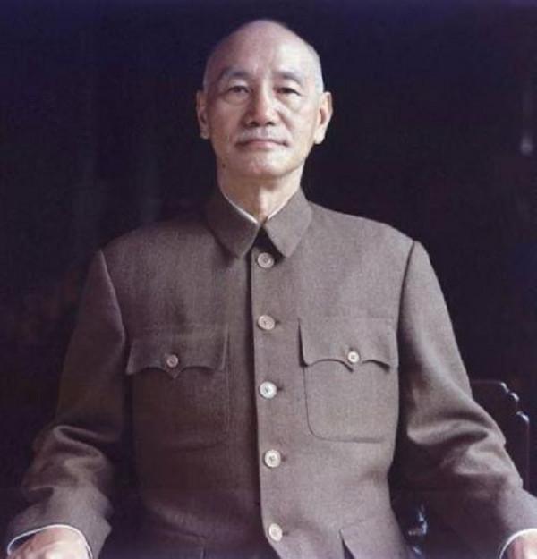 1961年，臺灣一刑警闖入蔣經國官邸，卻成了蔣介石的救命恩人