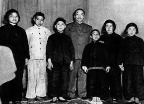 79年中央補發彭德懷四萬八千元浦安修如何使用？有11人分到這筆錢