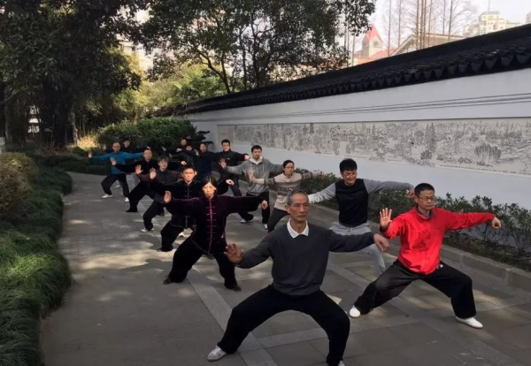 練太極拳如何排除雜念? 練太極拳如何排除雜念?