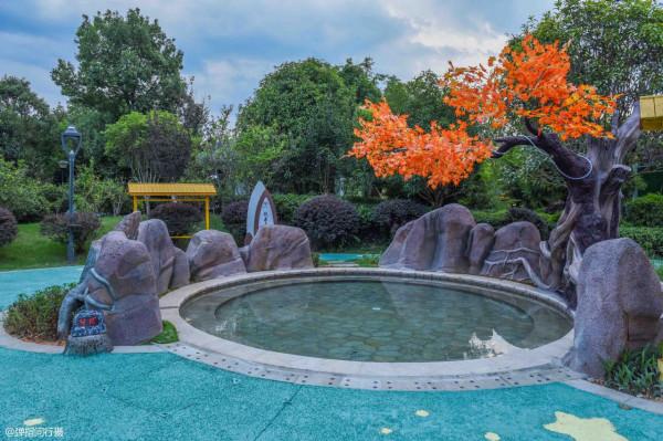 湖南有個溫泉小鎮，村民用地下98℃熱泉煮米粉，每碗10元月入幾萬